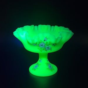 Vintage MCM Uranium Fenton Signed Custard Satin 'Iced Daisies' Ruffled Compote